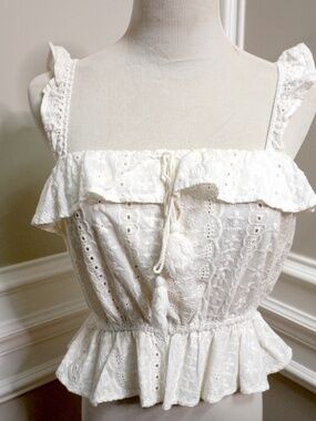 Papaya white eyelet ruffle tie-front top, Size M